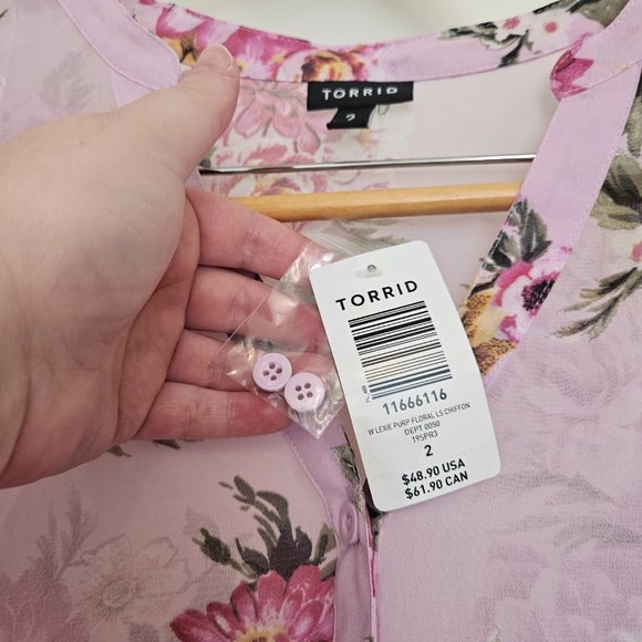 Torrid NWT high low top, button up top, pink floral, size 2 - Picture 3 of 10